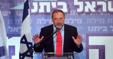 وزير الدفاع الإسرائيلى: مستعدون لإعادة فتح معبر الجولان مع سوريا