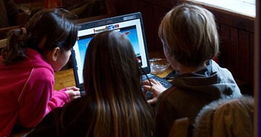 دراسة أمريكية: الفتيات أكثر مهارة فى ألعاب الكمبيوتر من الشباب