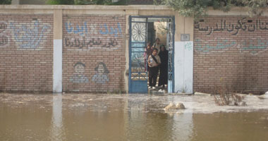  بالفيديو.. تفاصيل غرق مدرسة ابتدائية بمدينة القنطرة غرب وإنقاذ 191 تلميذا