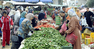 نشرة أسعار "اليوم السابع".. الذهب يواصل الهبوط وعيار 21 بـ239 جنيهًا.. والدولار بـ7.18 للبيع.. والطماطم والبطاطس من 3 لـ4 جنيهات.. والبرتقال من3 لـ3.5 جنيه.. واللحوم من 55 لـ75 جنيهًا