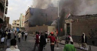 انفجارات تهز تعز بعد تجدد الاشتباكات بين الحوثيين واللجان الشعبية باليمن