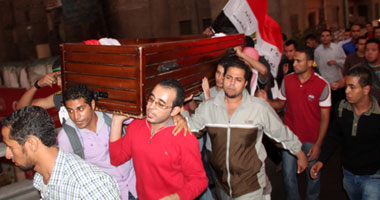 وصول جثمان شهيد كوم أمبو فى أحداث سيناء إلى مطار أسوان