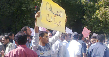 إضراب مدرسى المعهد الأزهرى بإيتاى البارود لتحسين أوضاعهم المادية