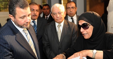"قنديل" يقوم بزيارة مفاجئة لديوان المظالم بمجلس الوزراء