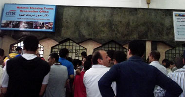 القبض على شاب يبيع تذاكر القطارات بالسوق السوداء بمحطة مصر