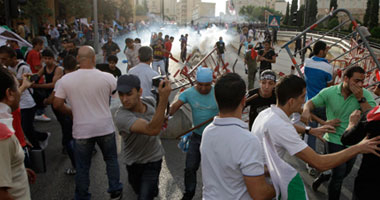 مظاهرة فى لبنان رفضا للضربة الأمريكية المحتملة لسوريا