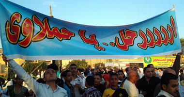 نشطاء جبهة حماية الثورة بالبحيرة يتظاهرون للمطالبة برحيل المحافظ