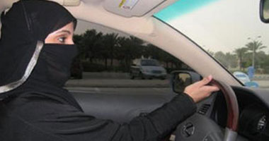 اعتقال امرأتين سعوديتين لانتهاكهما حظر قيادة السيارة فى المملكة