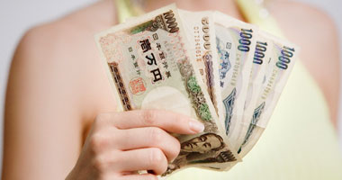 بنك اليابان يتخذ المزيد من إجراءات التيسير النقدى لتنشيط الاقتصاد