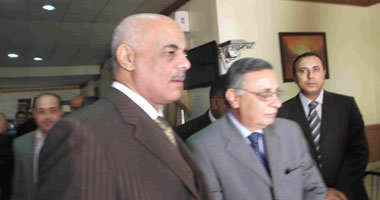 بالصور.. محافظ سوهاج ومدير الأمن يقدمان تهنئة العيد لـ"الأطفال الأيتام"