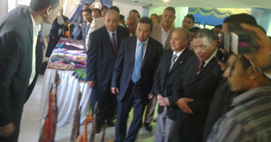 بالصور.. محافظا المنوفية والأقصر يفتتحان 4 معارض بجامعة السادات