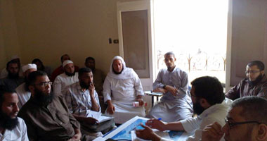 أمين النور بالفيوم يجتمع بمسئولى المكاتب الإدارية بالمحافظة