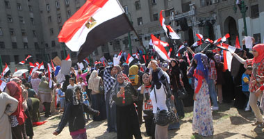 استمرار توافد الموطنين على "التحرير" للاحتفال بنصر أكتوبر