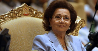 سوزان مبارك: تمثيل المرأة فى البرلمان نصر تاريخى 