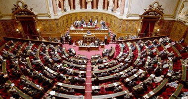 مجلس الشيوخ الفرنسى يدرس مشروع قانون العمل مع استمرار مظاهرات العمال