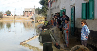 غرق عشرات المنازل بمياه الأمطار فى العريش