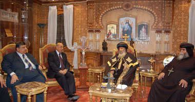 البابا شنودة يطالب المصريين بالمشاركة الجادة فى الانتخابات