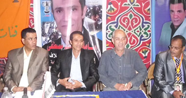 المعارضة بالإسماعيلية تنظم مؤتمرا حاشدا لمرشحيها 