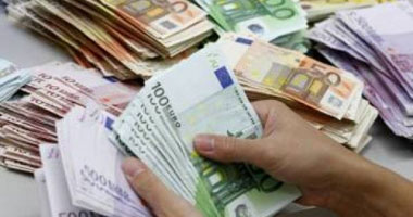 استقرار العملات العربية والأجنبية والدولار بـ"7.17"واليورو 9 جنيهات للبيع