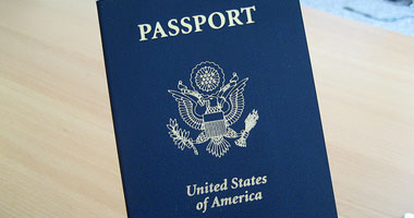 أمريكا تحظر استخدام صور لأشخاص يرتدون النظارات فى جوازات السفر