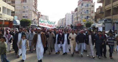 بالصور.. سلفيو مطروح يهتفون: السلمى عدو الله