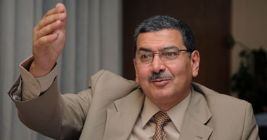 محمد عبد القدوس يصل دار القضاء للتضامن مع ممدوح الولى خلال التحقيق