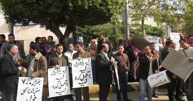  صيادلة المنوفية ينظمون وقفة احتجاجية أمام ديوان عام المحافظة 