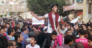 مظاهرة لطلاب الإخوان بجامعة المنصورة بمشاركة ملثمين