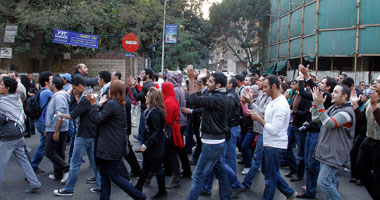 خطيب مسجد مصطفى محمود يطالب بوقف المظاهرات لفترة والبعد عن الفتن