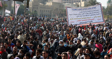 شباب التحرير يستعد لاستقبال وزارة الإنقاذ بزراعة الأشجار فى الميدان