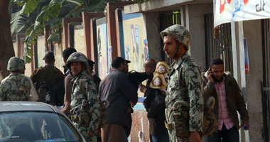 الأمن يمنع صحفيين من التصوير فى أحد اللجان الانتخابية بـ"شبرا"