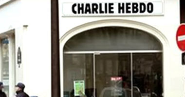 صحيفة فرنسية تعيد نشر رسوم شارلى إيبدو المسيئة للرسول بعد ذبح أستاذ التاريخ