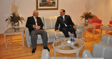 محافظ البحر الأحمر يطالب بتطوير المناهج الدراسية لتشمل قضايا البيئة