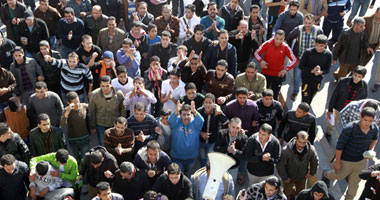 أردنيون يحاولون اقتحام سفارة إسرائيل احتجاجا على العملية العسكرية بغزة