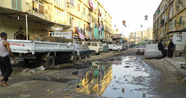 مياه الصرف تغرق أبو حوشان.. ومواطن بالإسكندرية يبحث عن حل لأزمة كشك