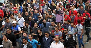 طلاب الإخوان بـ"القاهرة" يلغون مسيرتهم غداً لعدم الاحتكاك بالمعارضين للرئيس