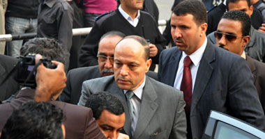 النائب العام يغادر القاهرة على رأس وفد قضائى فى طريقه لقطر