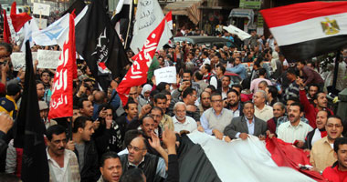 مسيرات "الأزهر" و"السيدة زينب" تصل التحرير بهتافات "ارحل ارحل"