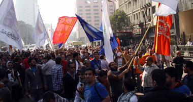 متظاهرو مسيرتى الفتح والنور: يلا يا مصرى أنزل من دارك مرسى زى مبارك