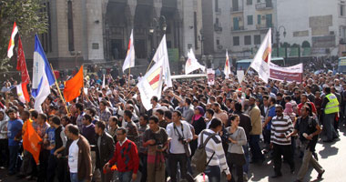 الآلاف ينطلقون من أمام "الفتح" فى مسيرة حاشدة نحو التحرير