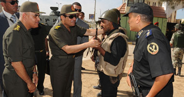 صفحة المتحدث باسم القوات المسلحة تنشر صور زيارة وزير الدفاع لسيناء