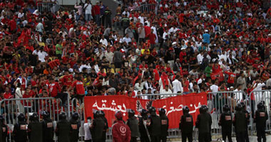 جمهور الأهلى يستقبل الصفاقسى بهتافات "الثالثة شمال" و"هنعمل معاكم الصح"