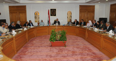 "محلب" يطالب مديريات الإسكان بسرعة تنفيذ برنامج الإسكان الاجتماعى