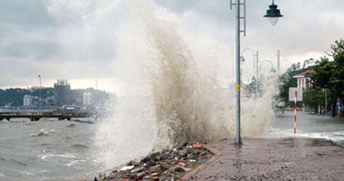خبراء الأرصاد: الإعصار ناثان يتجه صوب الساحل الشرقى لأستراليا