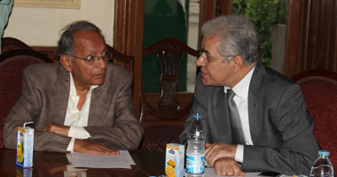 وصول صباحى وأبو الغار وأحمد سعيد لاجتماع الإنقاذ بـ"الوفد"