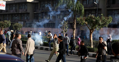 اشتباكات بين عناصر الإخوان وقوات الأمن فى شارع شريف بـ"حلوان"