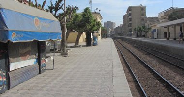 استعدادات مكثفة بمحطة قطار بنى سويف انتظاراً لوصول وزير النقل