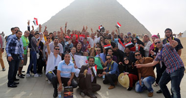 4500 مصرى و1600 أجنبى زاروا الأهرامات وأبو الهول احتفالاً بعيد الثورة