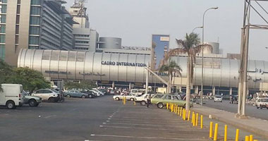 وزير الخارجية البحرينى يغادر مطار القاهرة الدولى