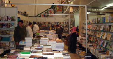كتاب جزائريون يصفون قرار حظر الكتب المصرية بـ "الشاذ"